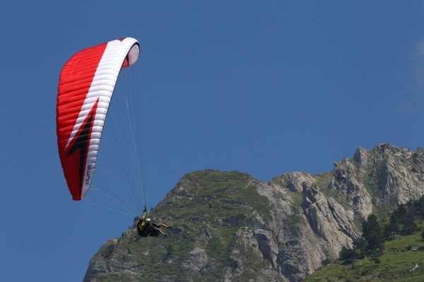 Bapteme de l'air en parapente biplace au Tourmalet dans les Pyrénées